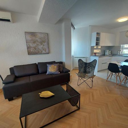 Apartments Fugosic 普纳特 外观 照片