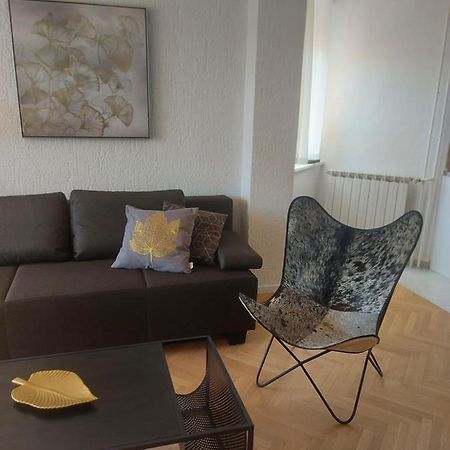 Apartments Fugosic 普纳特 外观 照片