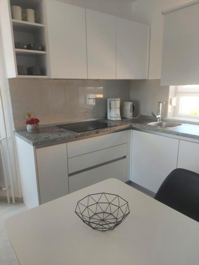 Apartments Fugosic 普纳特 外观 照片