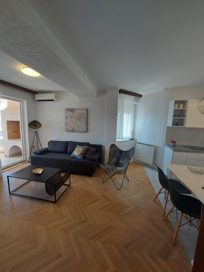 Apartments Fugosic 普纳特 外观 照片