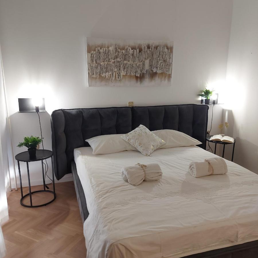 Apartments Fugosic 普纳特 外观 照片