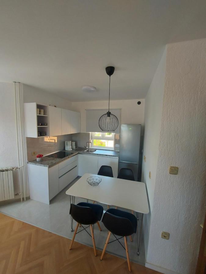 Apartments Fugosic 普纳特 外观 照片