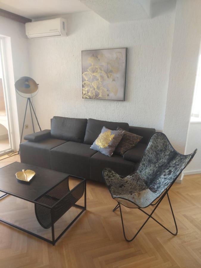 Apartments Fugosic 普纳特 外观 照片