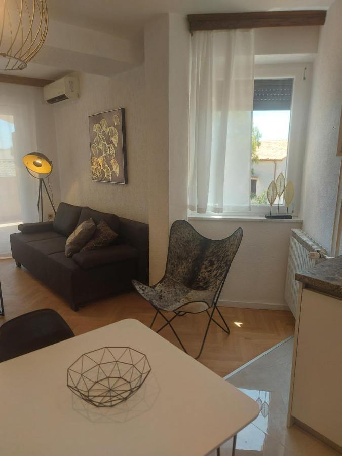 Apartments Fugosic 普纳特 外观 照片