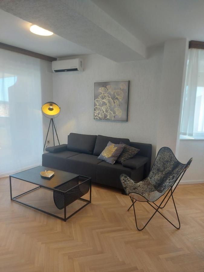 Apartments Fugosic 普纳特 外观 照片