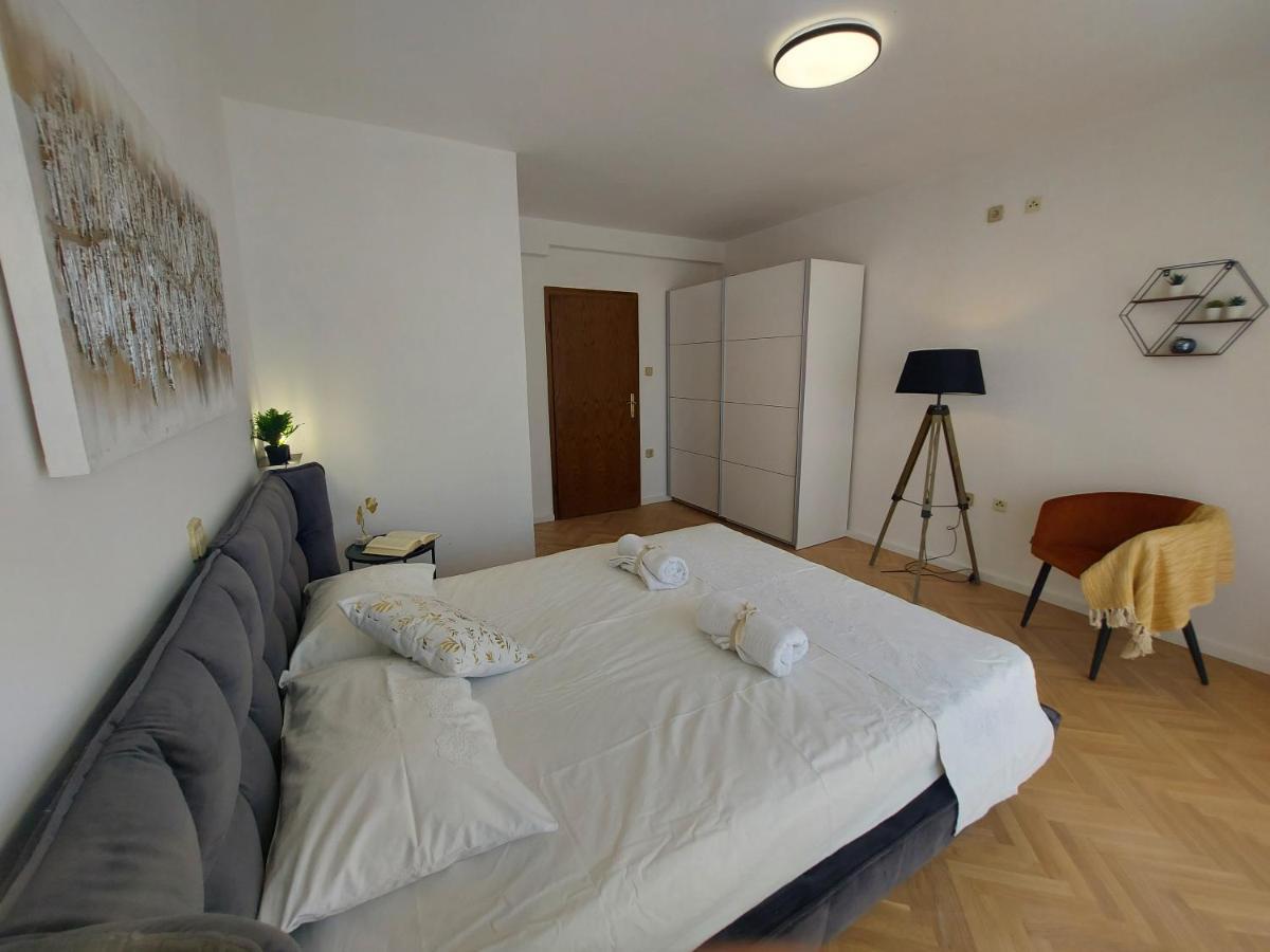 Apartments Fugosic 普纳特 外观 照片