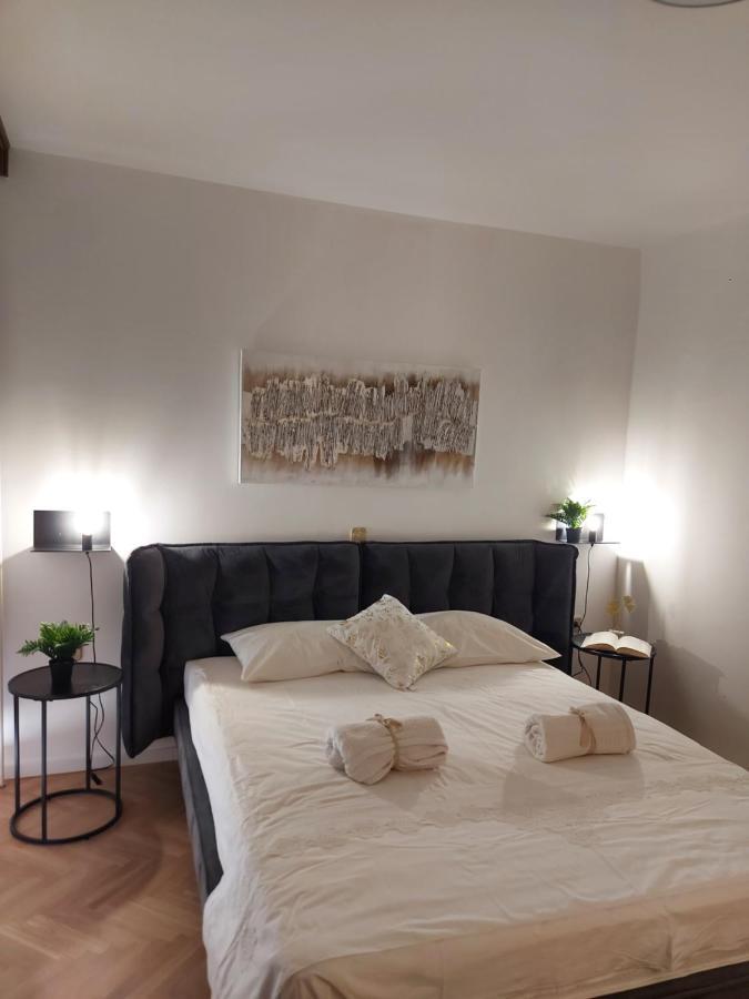 Apartments Fugosic 普纳特 外观 照片