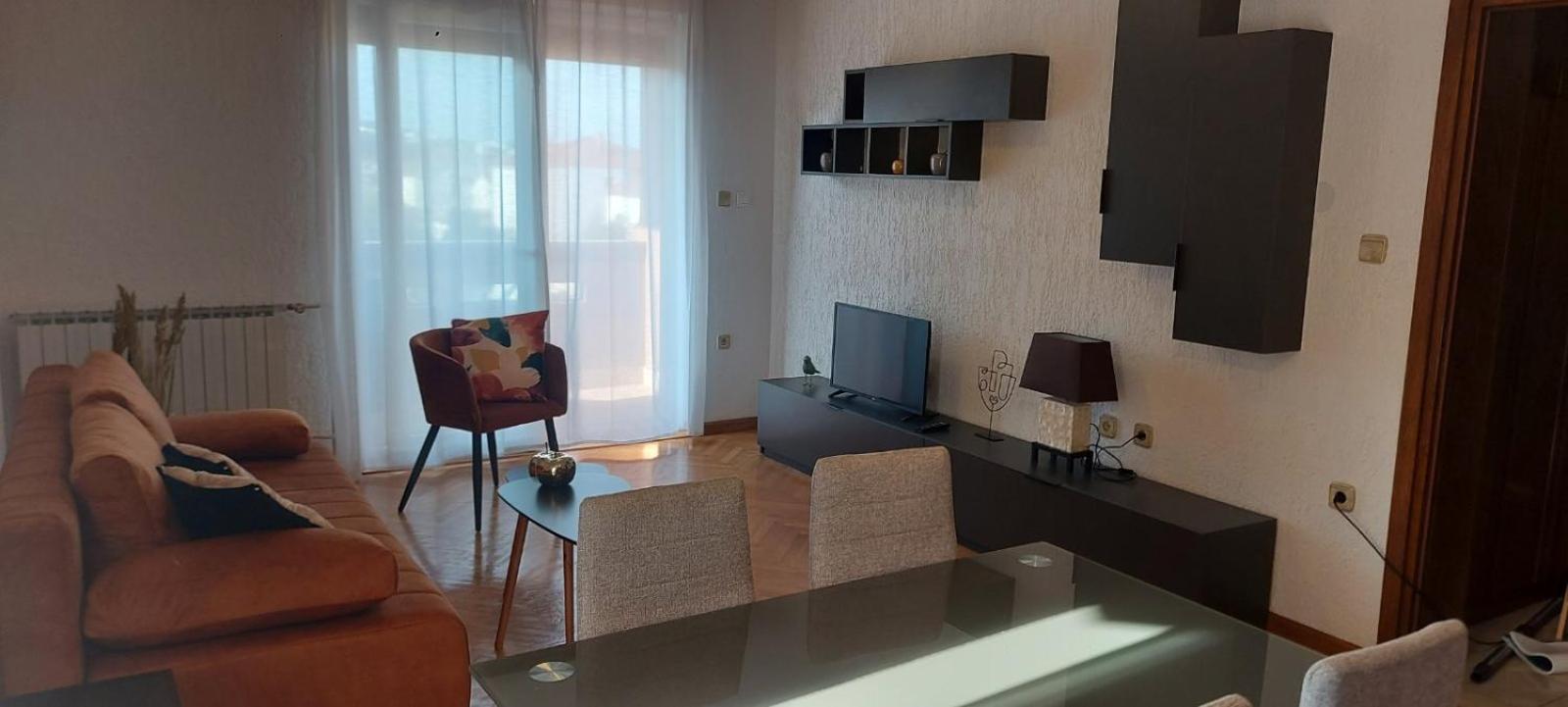 Apartments Fugosic 普纳特 外观 照片