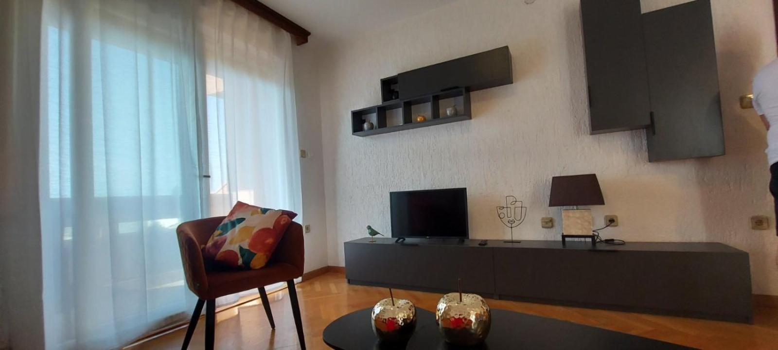 Apartments Fugosic 普纳特 外观 照片